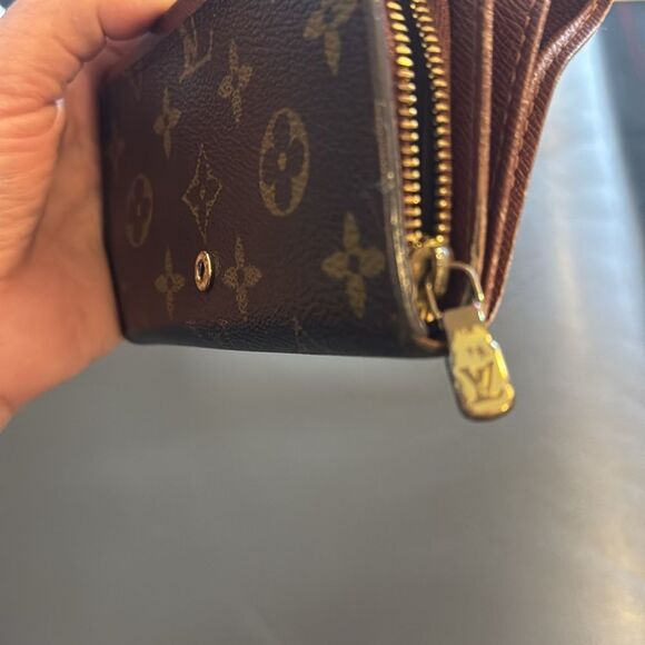 Louis Vuitton wallet - Picture 6 of 9